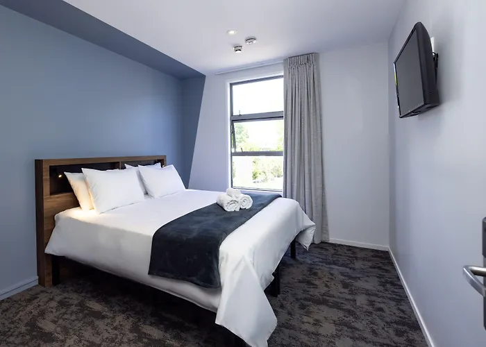 Haka House Hostel *